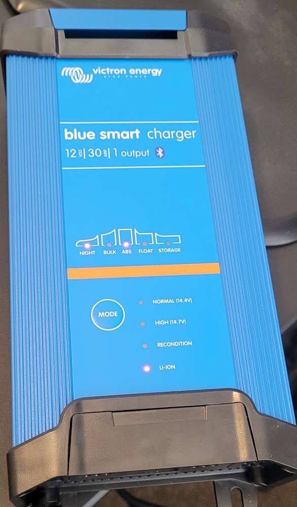 Blue Smart IP22 12 | 30 AC charger